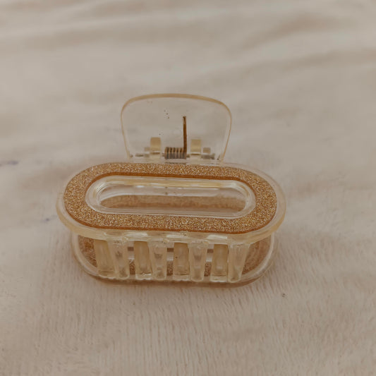 Transparent oval claw